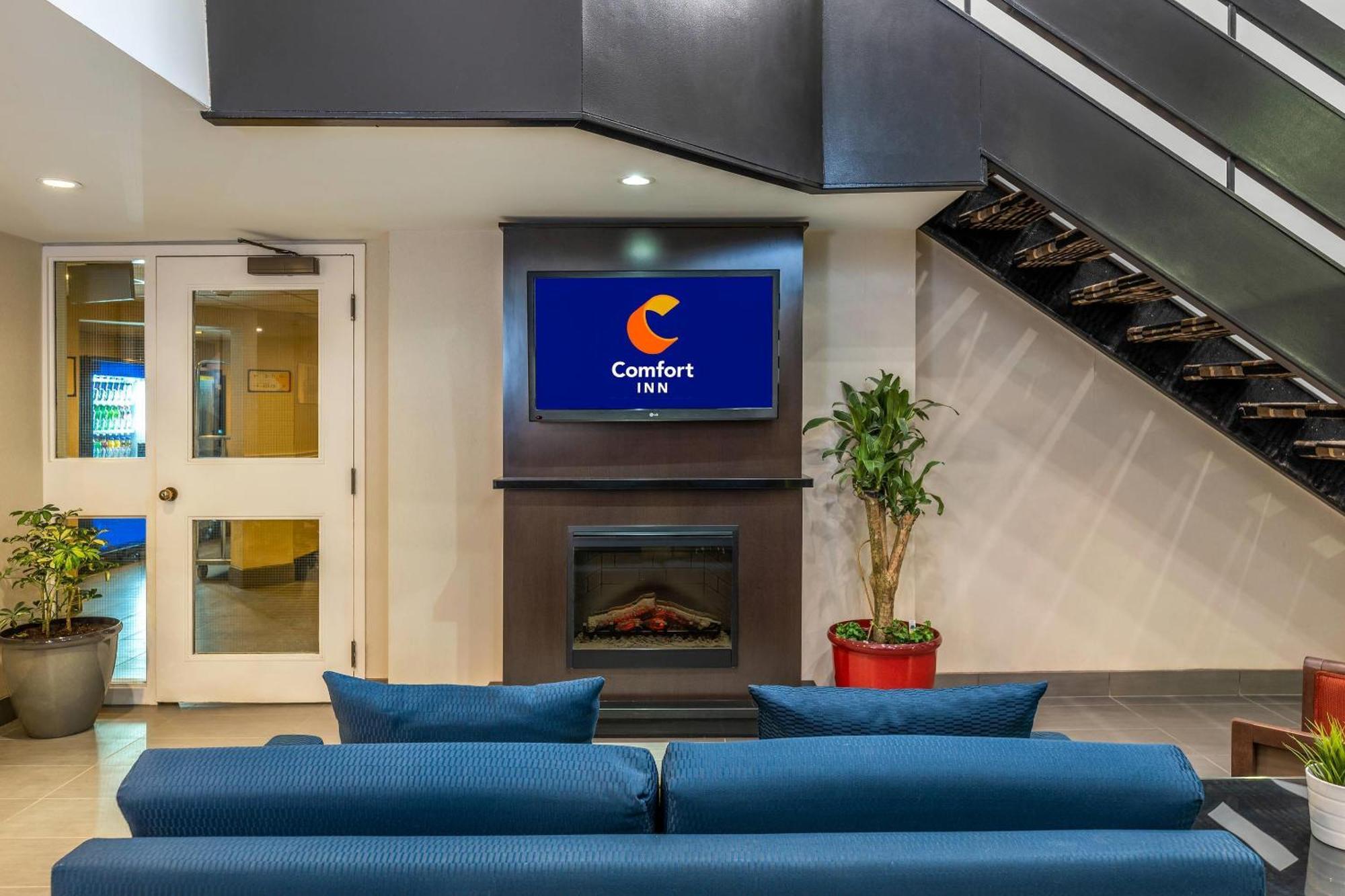 Comfort Inn Airport Winnipeg Exterior foto